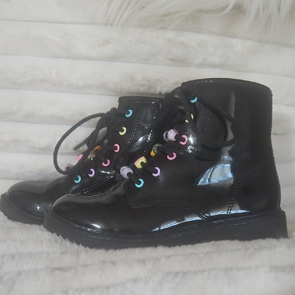 Place Shiny Black Kids Boots with Colorful Eyelets